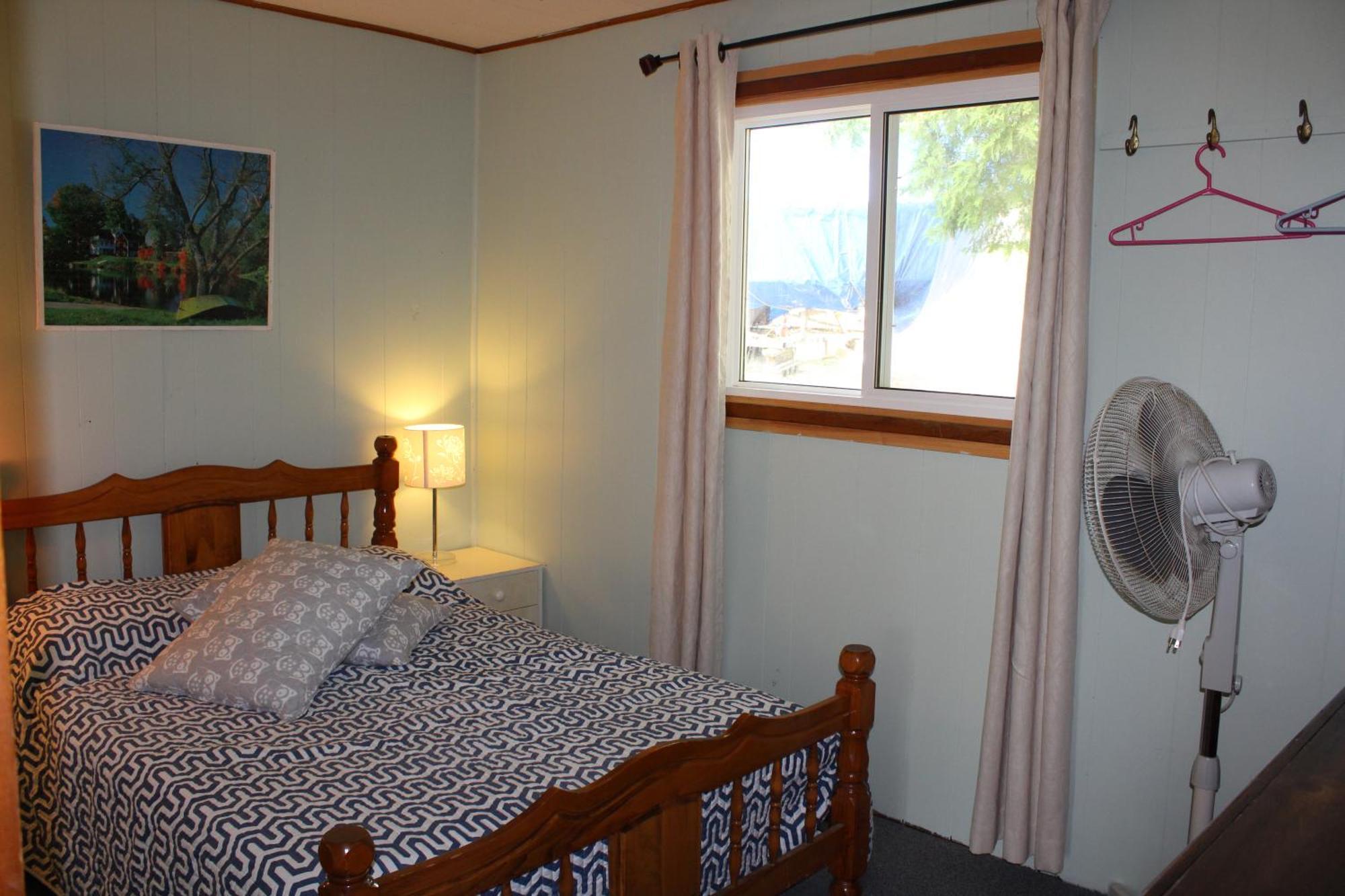 Bayshore Cottages Wiarton Room photo