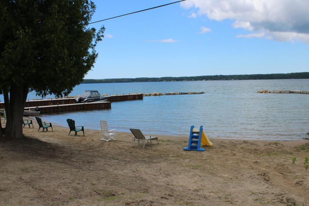 Bayshore Cottages Wiarton Exterior photo